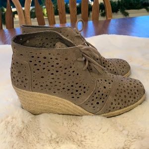 Toms shoes